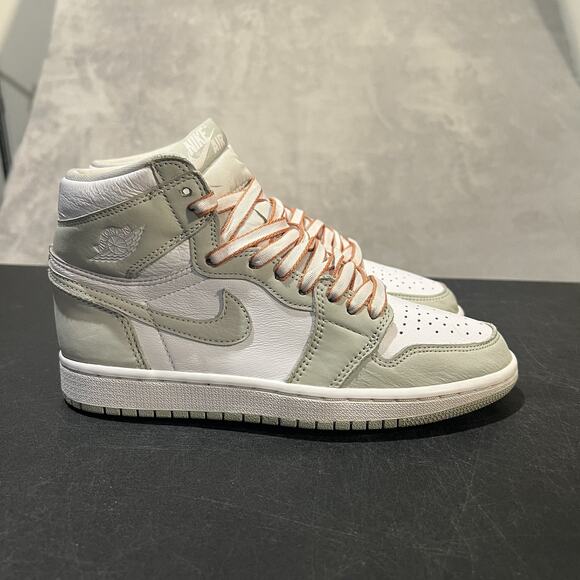 Air Jordan 1 High OG Shoes Womens Size 7 Seafoam Green Orange Laces CD0461-002 - Picture 1 of 9